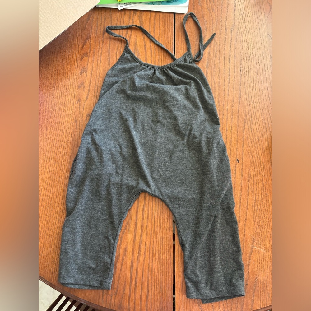 Girls size 5 gray romper